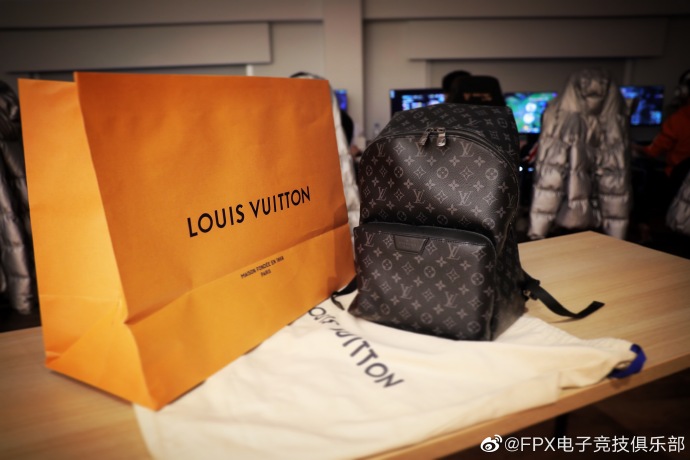 fpx夺冠送皮肤领取地址,fpx夺冠送皮肤了么