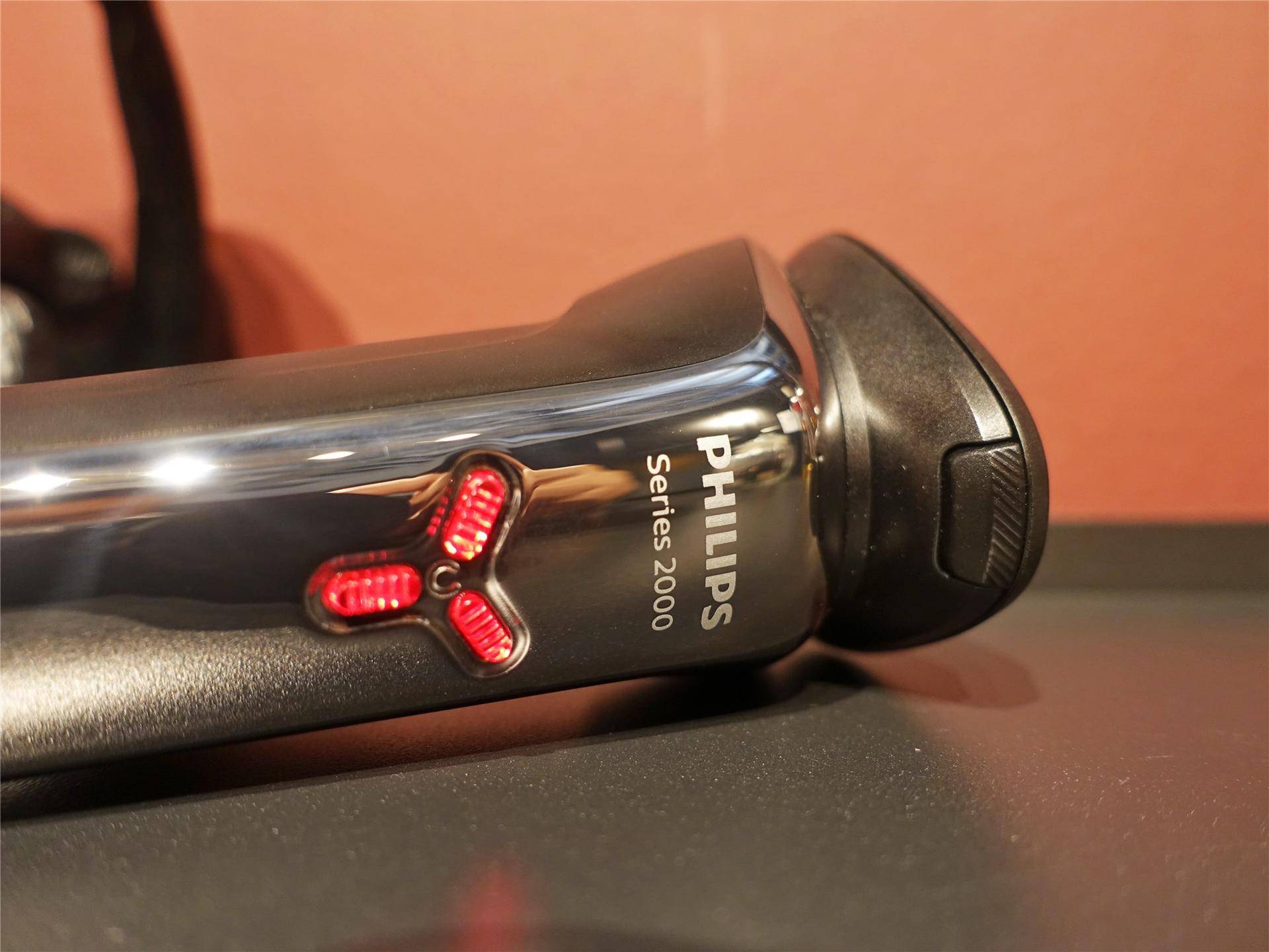 飞利浦电动剃须刀s2306使用方法,飞科剃须刀fs903和飞利浦s2302