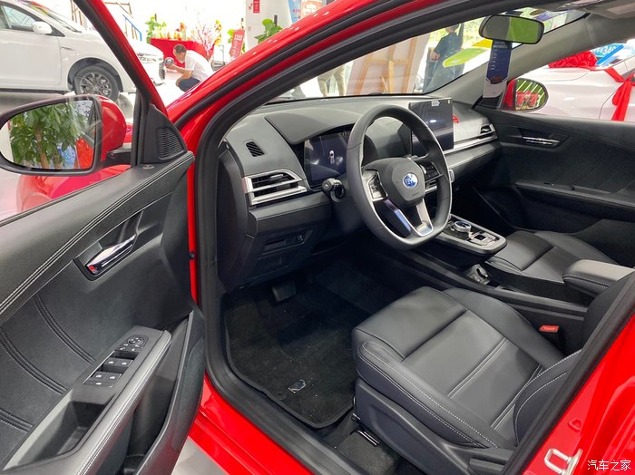 年轻人的第一台纯电车,陪同表弟试驾E2有感