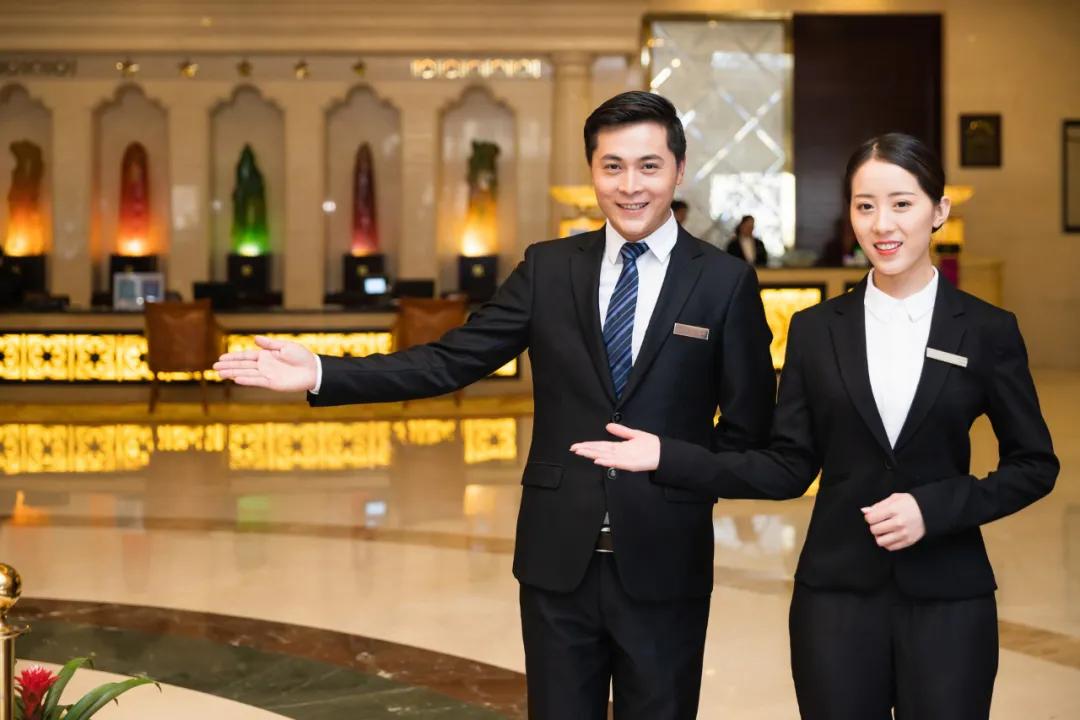 前台怎么迎接人,做前台怎么接待客人