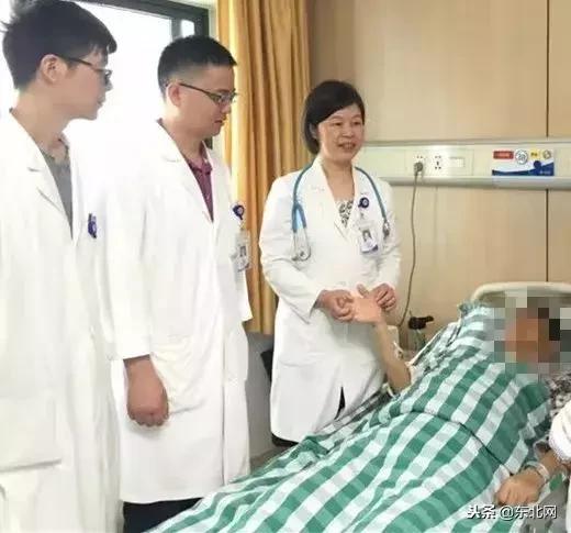 90后女性腋下突然疼痛,女性腋下肿大发烧怎么回事