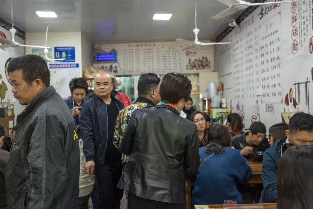 南京板仓街美食龙虾,南京板仓街面馆