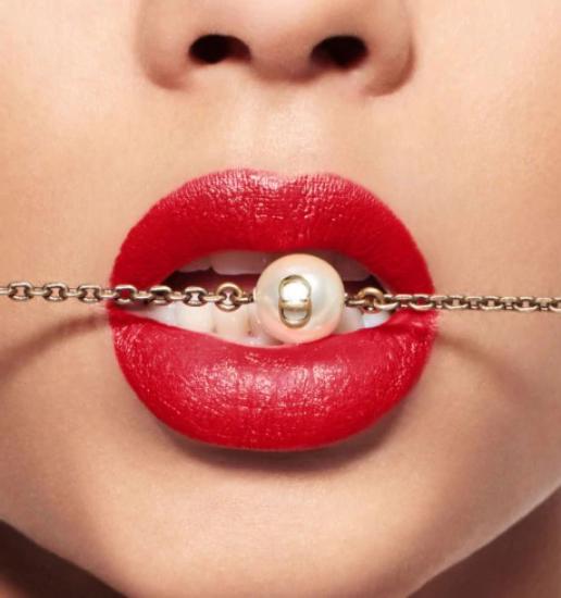 误闯爱丽丝仙境——这些彩妆单品够你美一整个春天不重样了