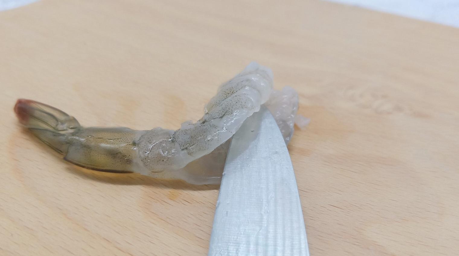 油炸虾酥脆的方法有面包糠,油炸虾是不是要裹面包糠