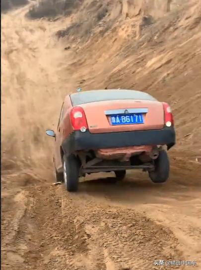 奇瑞qq6翻滚,当你看到一辆自动挡的车