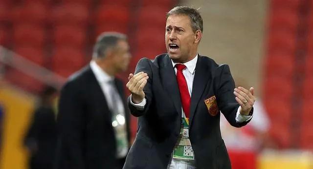 国足前教练李铁现状,李铁主教练时期的国足哪一年