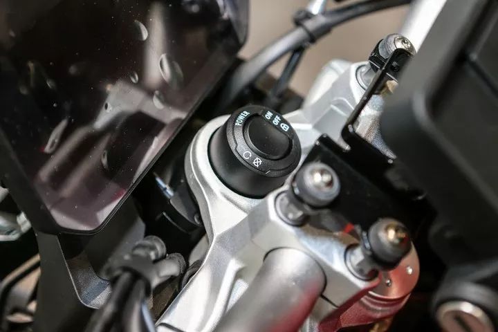 宝马f900r新车落地优惠,全新宝马f900xr落地价