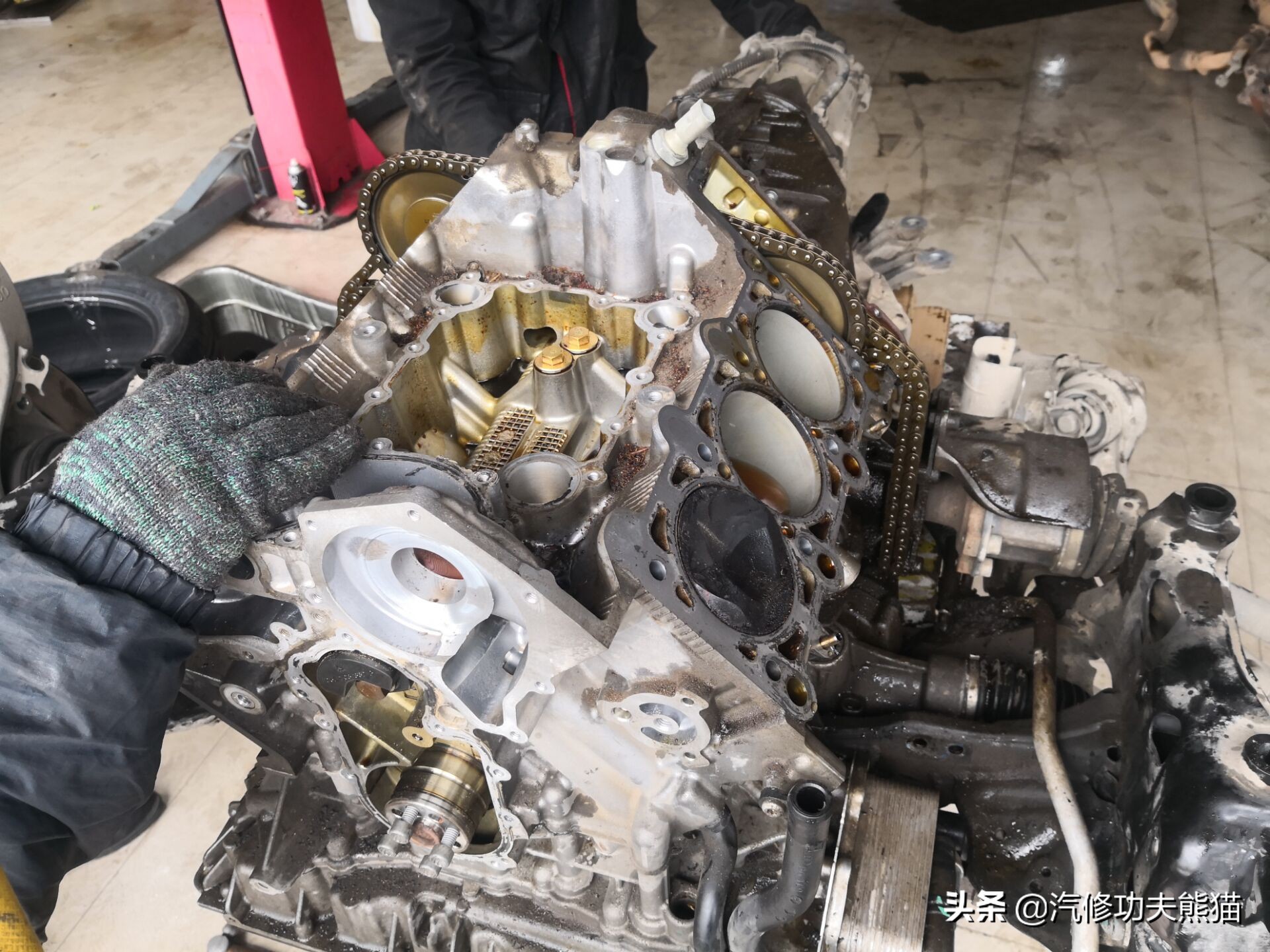 为什么都说奥迪a6l烧机油,奥迪a6l2.4烧机油原因分析