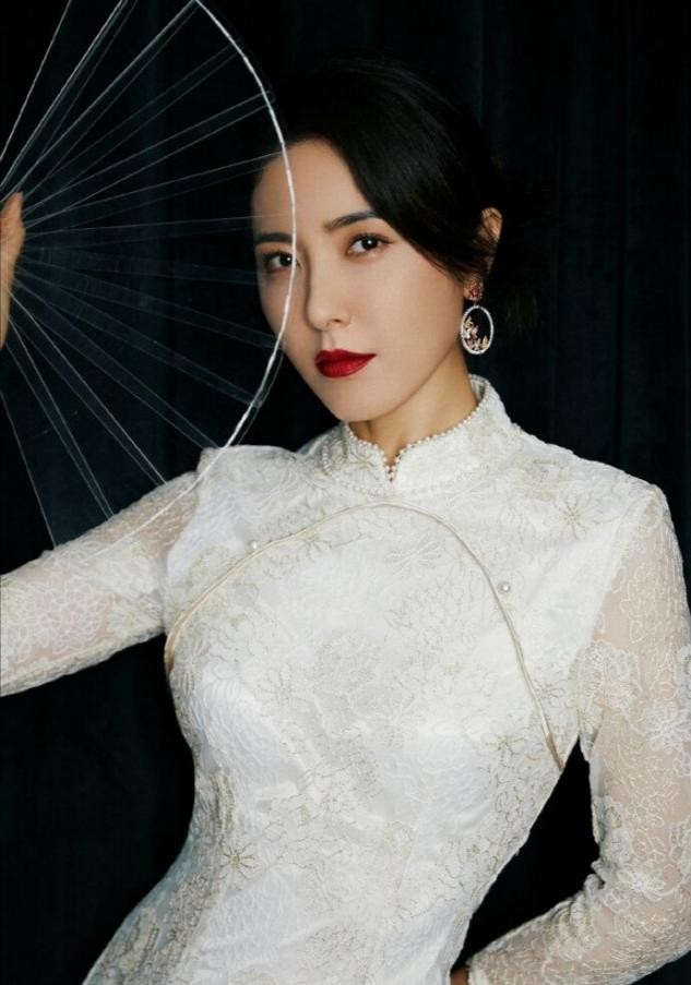 曾黎影视剧旗袍,曾黎旗袍打台球