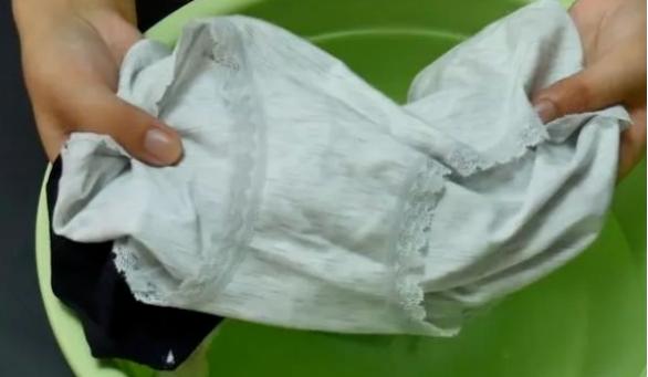 新买的裤子必须洗吗,新买的裤子得洗洗再穿吗