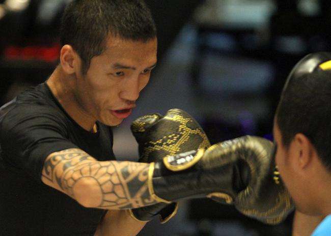 中国拳击拳王水平,中国拳王点评散打