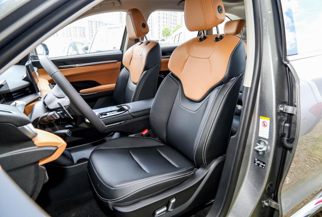 第三代H6使用柠檬平台打造，内饰焕然一新，哪款更合适？