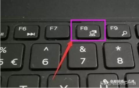 win10开机桌面黑屏只显示鼠标,win10玩红警切屏黑屏怎么解决