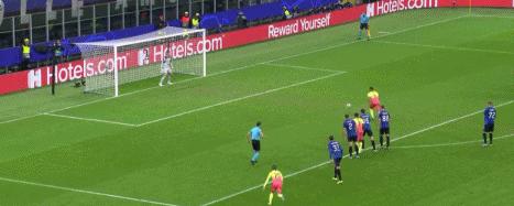 曼城门将巨大失误,曼城门将致命失误