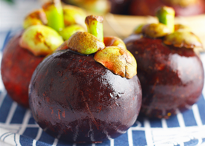 挑山竹要挑果壳硬的还是果壳软的,山竹是果壳比较硬好还是果壳变软