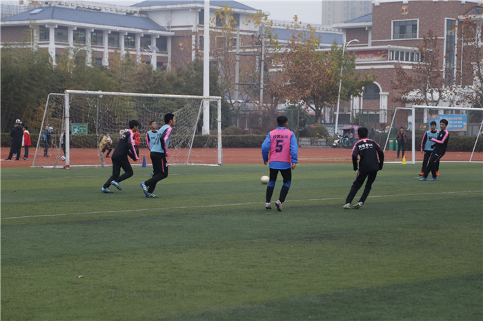 闃滈槼闈掑皯骞磋冻鐞冭仈璧涘崄涔濅腑,缁胯尩杩芥ⅵ鏍″洯瓒崇悆鑱旇禌