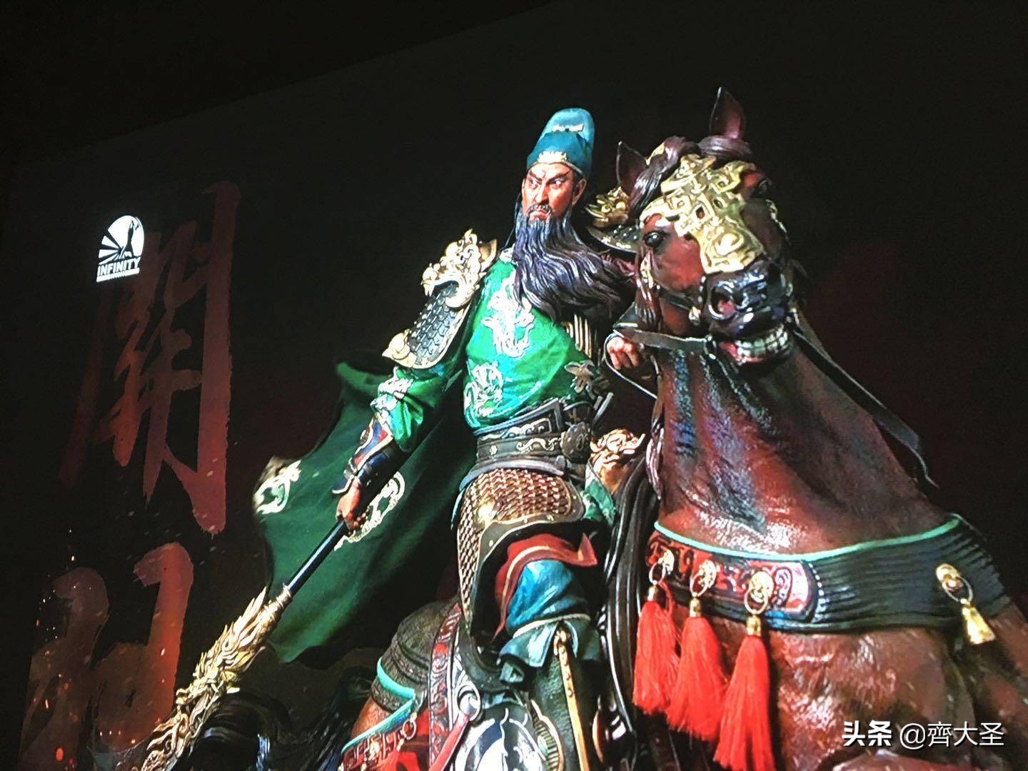 坚果j10投影仪可以看直播,坚果j10智能投影仪家用推荐