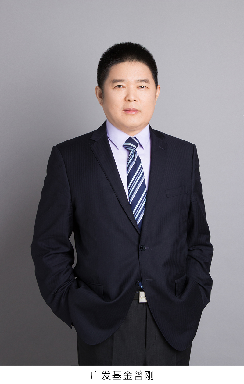 闲钱存银行好还是买基金,定期存款买基金还是买理财