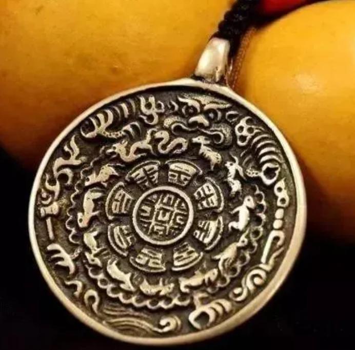 藏族经典饰品,盘点那些丰富多彩的藏族配饰