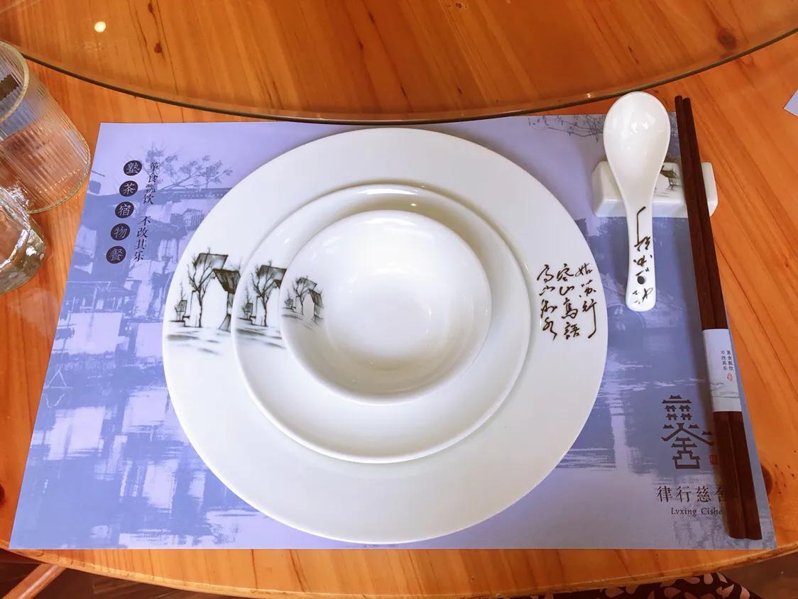 听戏享受这悠闲时光,听戏喝酒自在逍遥