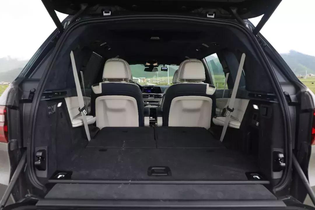 宝马x8suv试驾,宝马全新轿跑型suv