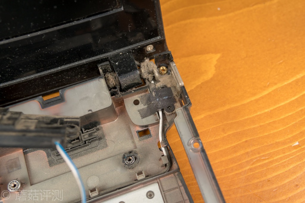 转轴断了维修多少钱,联想y400拆散热铜导管