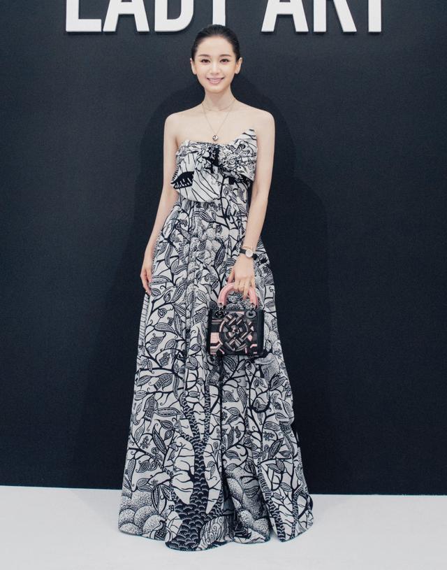 王子文个子小怎么穿搭,王子文的穿搭风格是怎样的