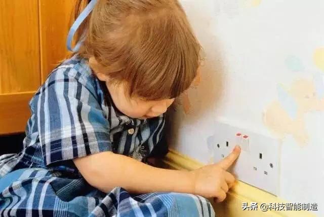 插排界的工匠精神，3年时间117种原料反复测试，打造防水安全插排