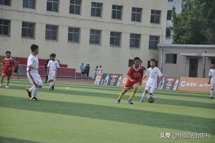 临汾中小学足球联赛比赛,临汾市中小学校足球正式拉开帷幕