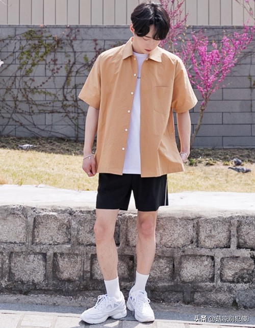 夏季男生polo帅气穿搭,男生夏季最潮流穿搭