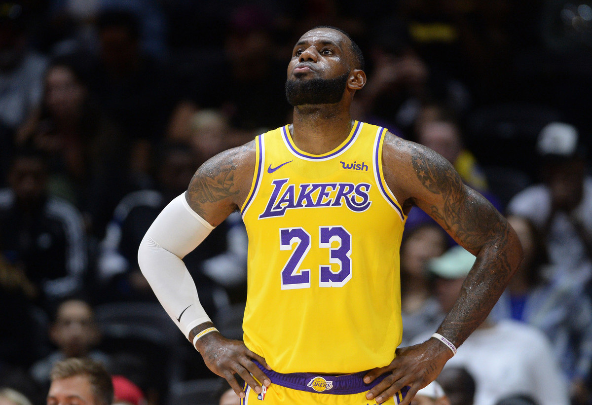 詹姆斯抢断次数历史前十,伊戈达拉致命抢断詹姆斯