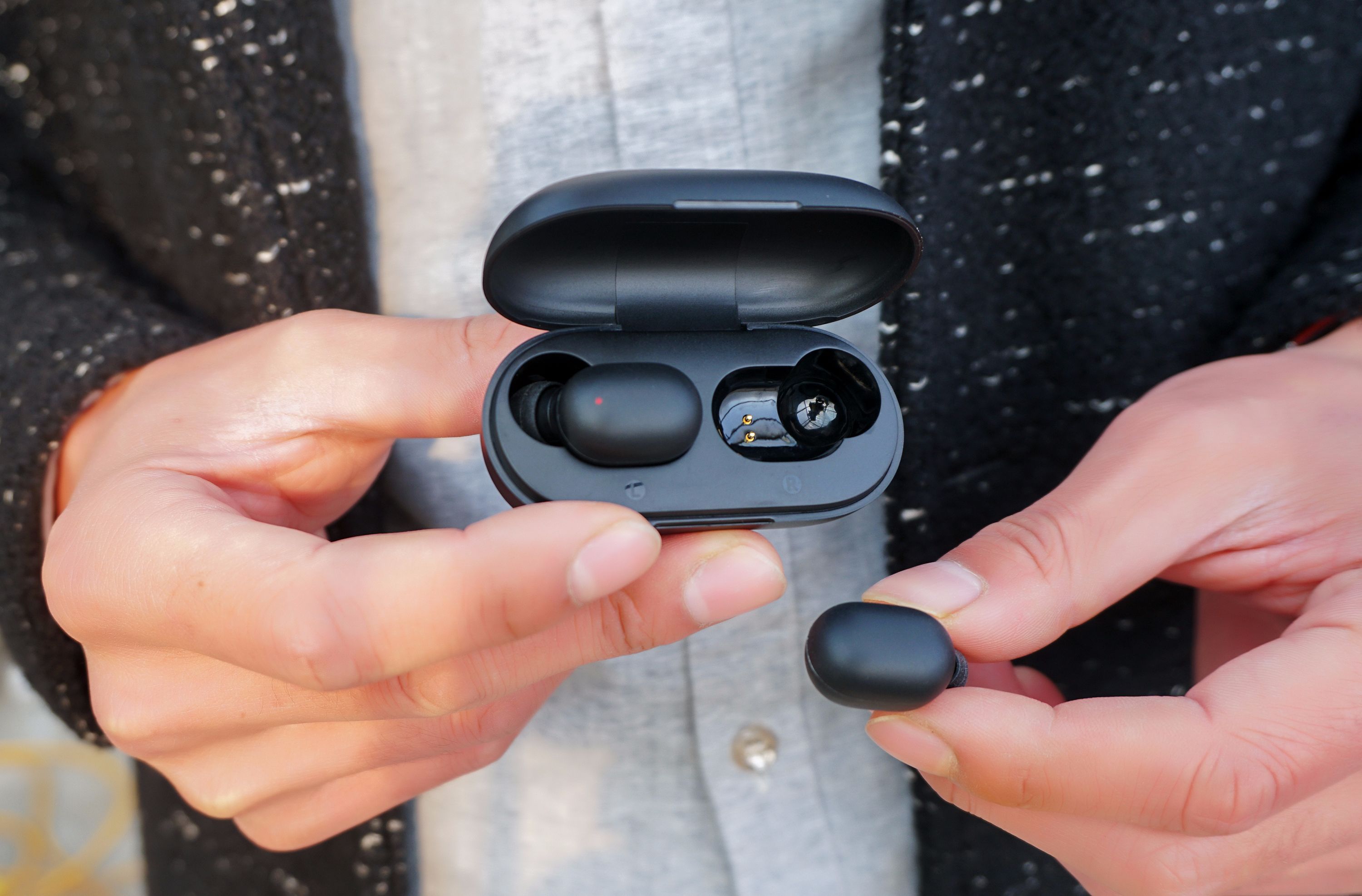 haylougt1蓝牙耳机评测,百元不入耳耳机性价比之王