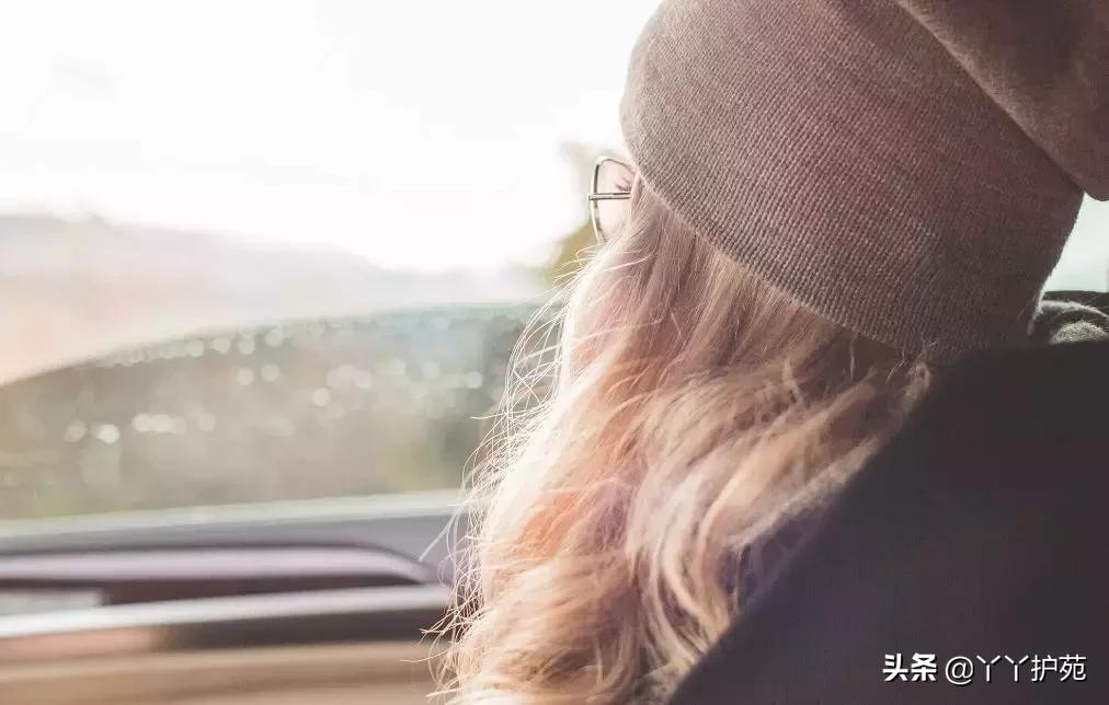 头油头屑多脱发挂什么科,还在为脱发头油头屑而烦恼吗