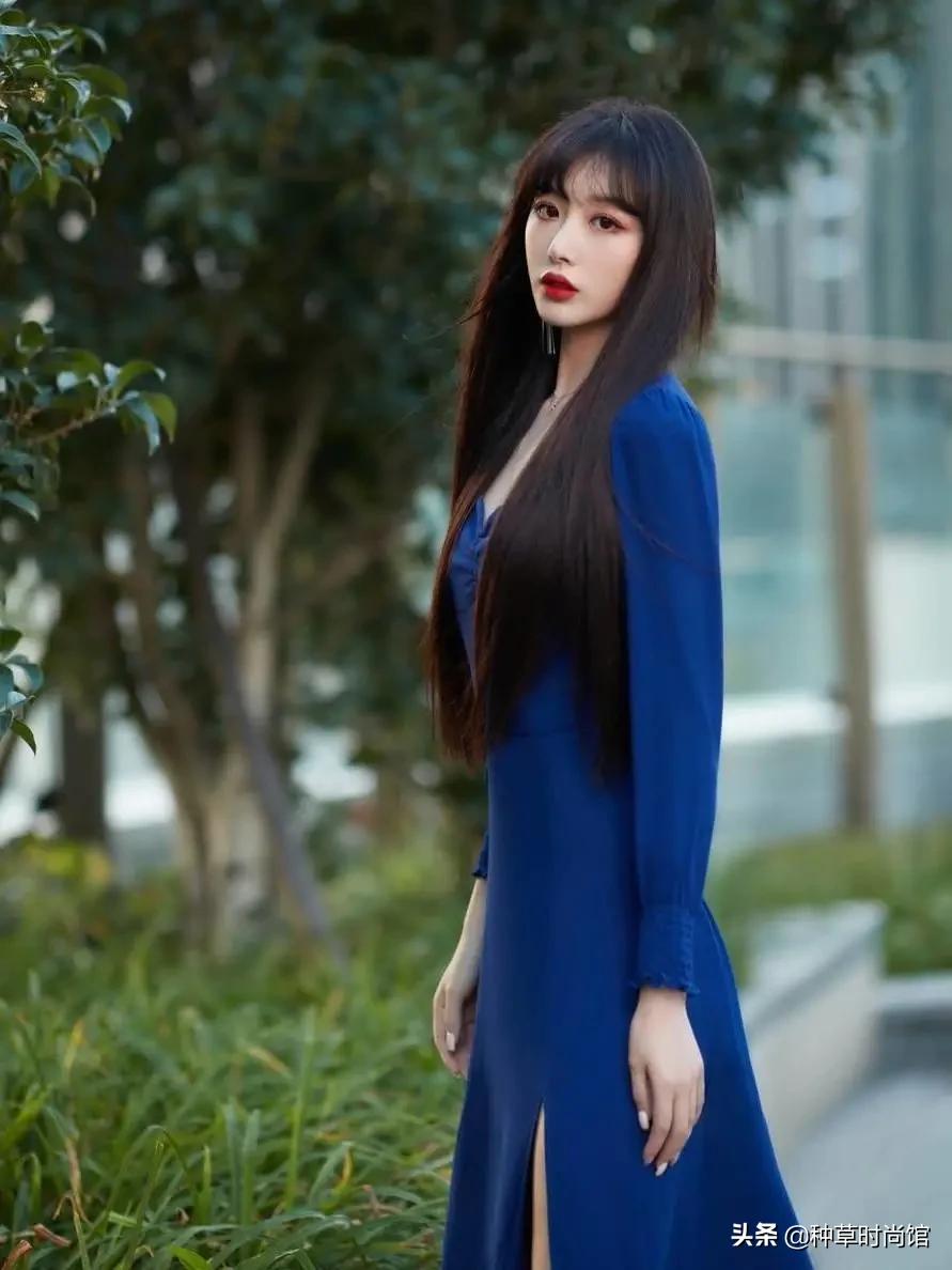 雾霾蓝和克莱因蓝哪个显白,宝蓝跟克莱因蓝哪个显白