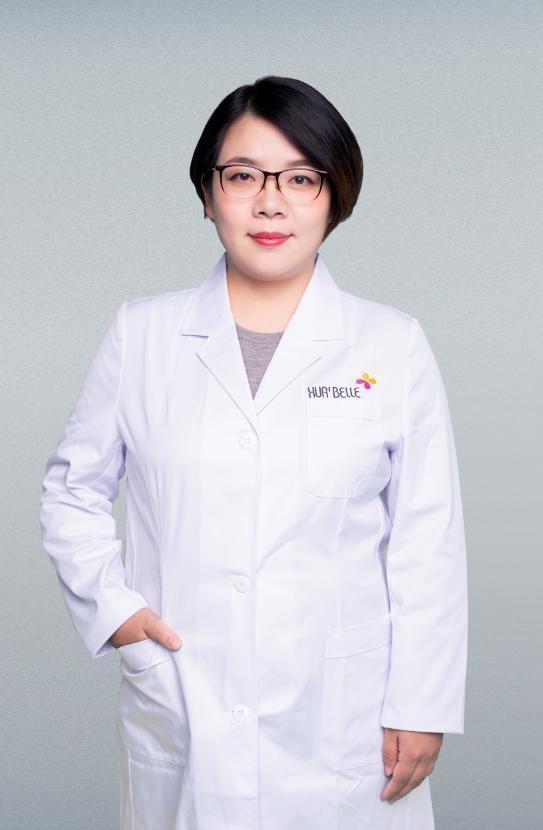 华亦俏朱红博士说：长期戴口罩形成口罩脸不用慌！