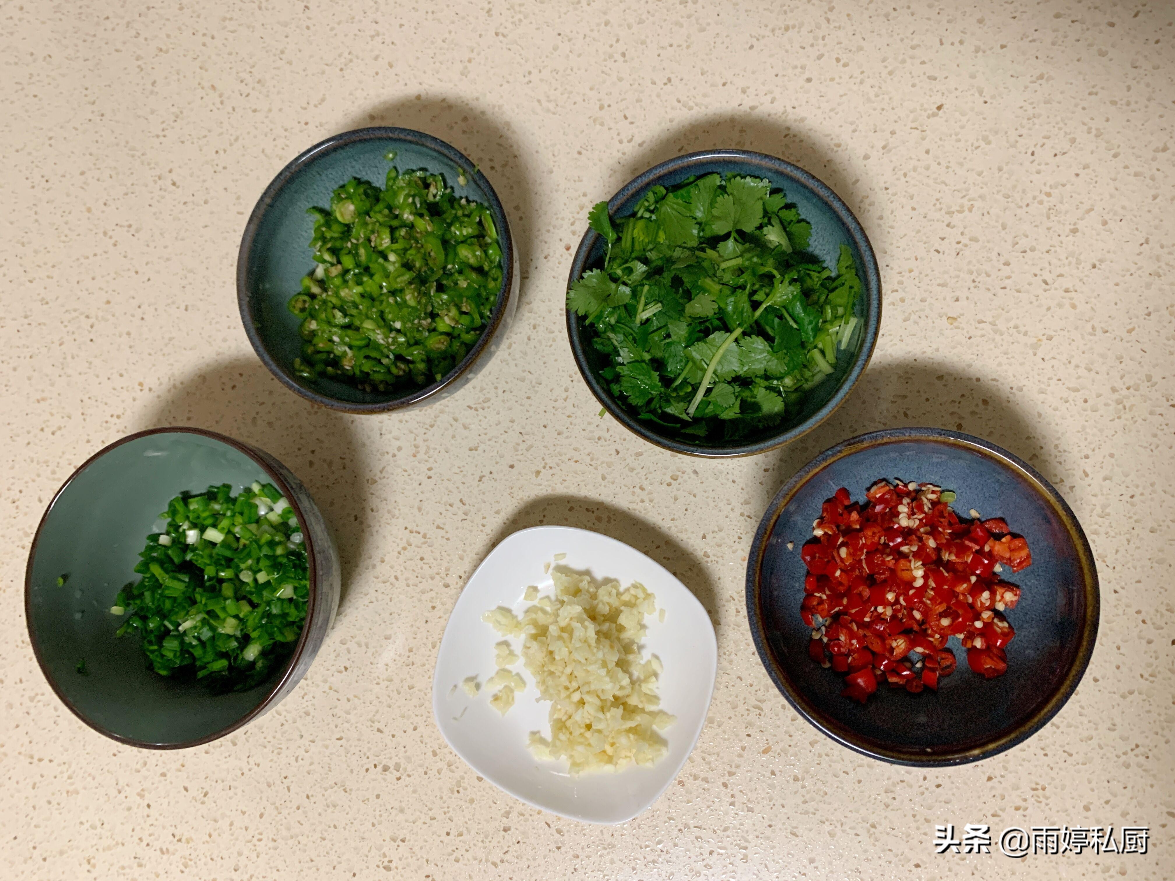 羊肉汤怎么做才好吃又没有膻味呢,在家也能做出暖胃驱寒美味羊肉汤