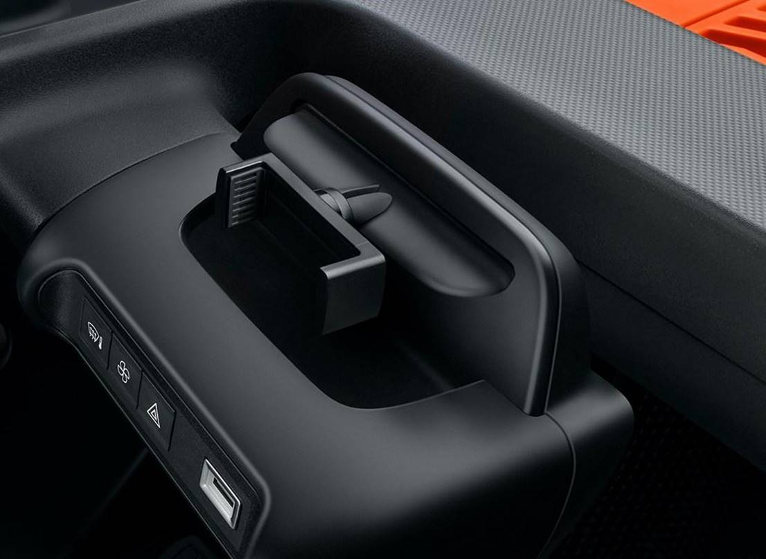 雪铁龙又反人类，前后不分+自杀式车门，法系真的要“作”到底？