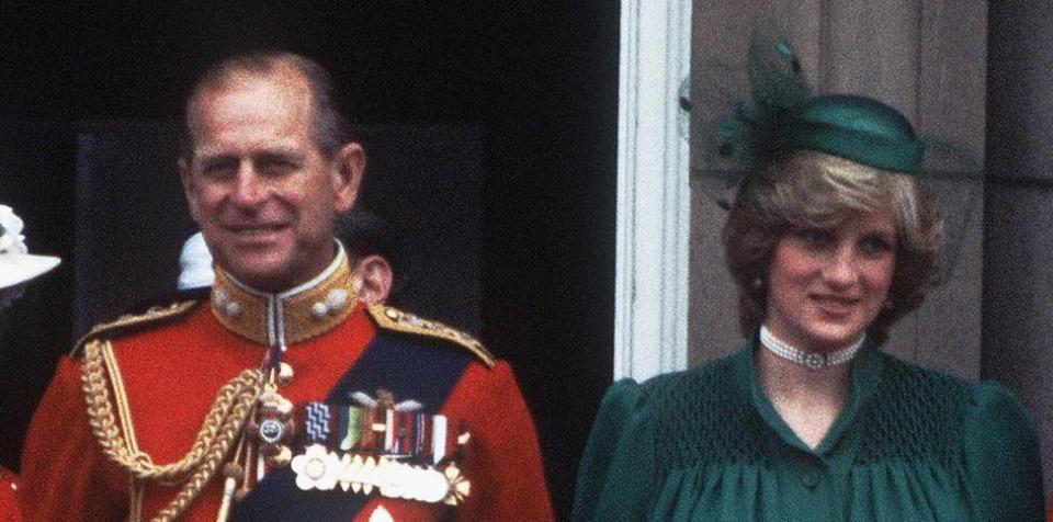 戴安娜在机场喊爸爸,菲利普亲王和戴安娜恋爱过程