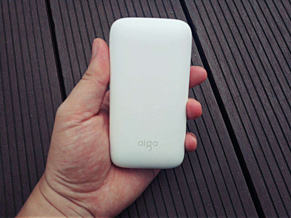 爱国者aigo充电宝,aigo爱国者充电宝拆解