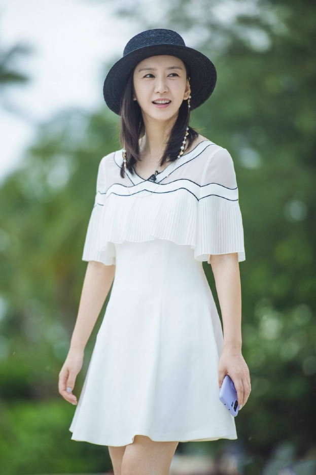 唐一菲早期视频,唐一菲个人收入