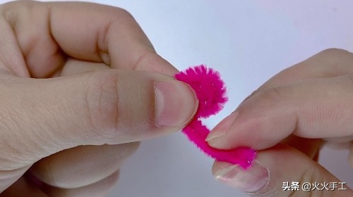 春天来啦手工创意扭扭棒,手工红梅花制作