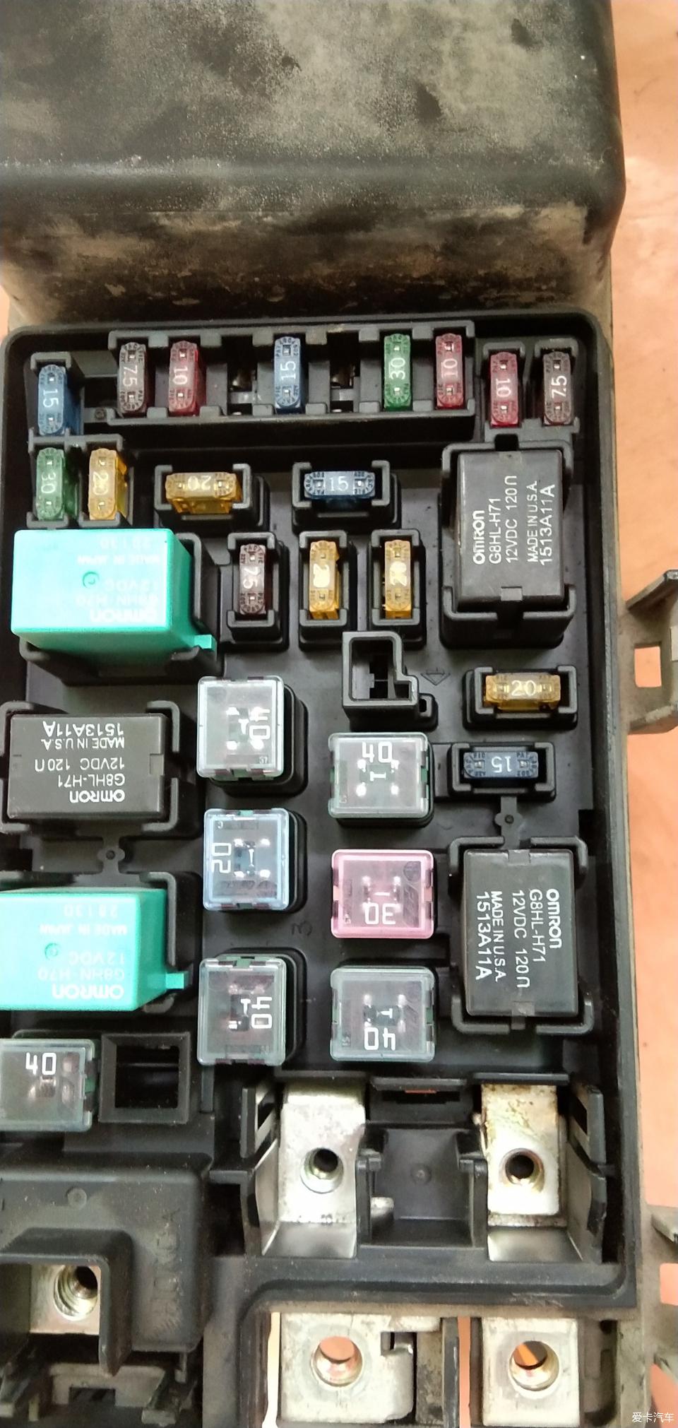 标致307汽车远光灯关不掉怎么解决,远光灯的正确关闭方法