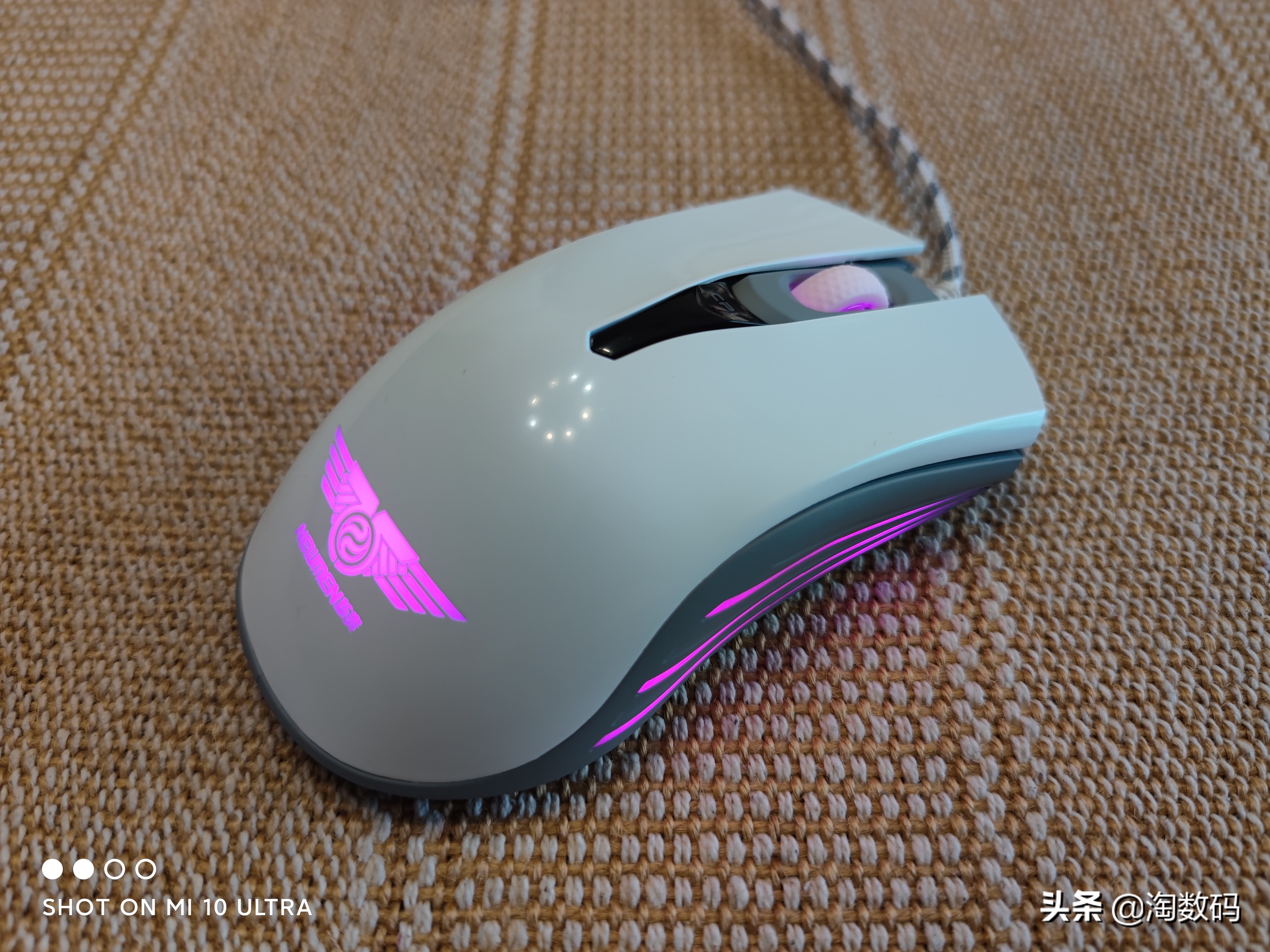 欧姆龙鼠标微动开关盖子如何拆,欧姆龙蓝点微动鼠标