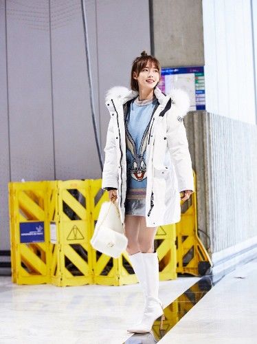 张嘉倪蓝色抹胸礼服,张嘉倪穿微透长裙