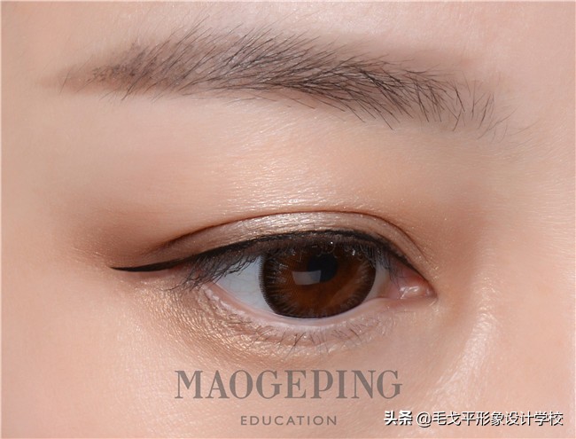 新手化妆秋冬氛围感眼妆,美妆小白也能轻松驾驭的眼妆教程