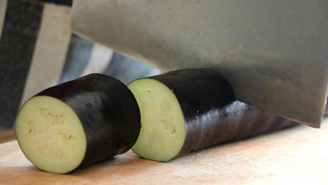 茄子灯笼正确做法,茄子做的大红灯笼