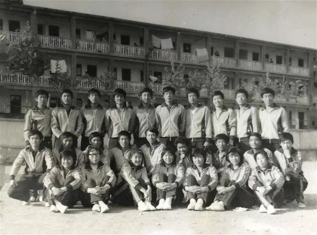 老照片同学友谊,老照片学校旧照