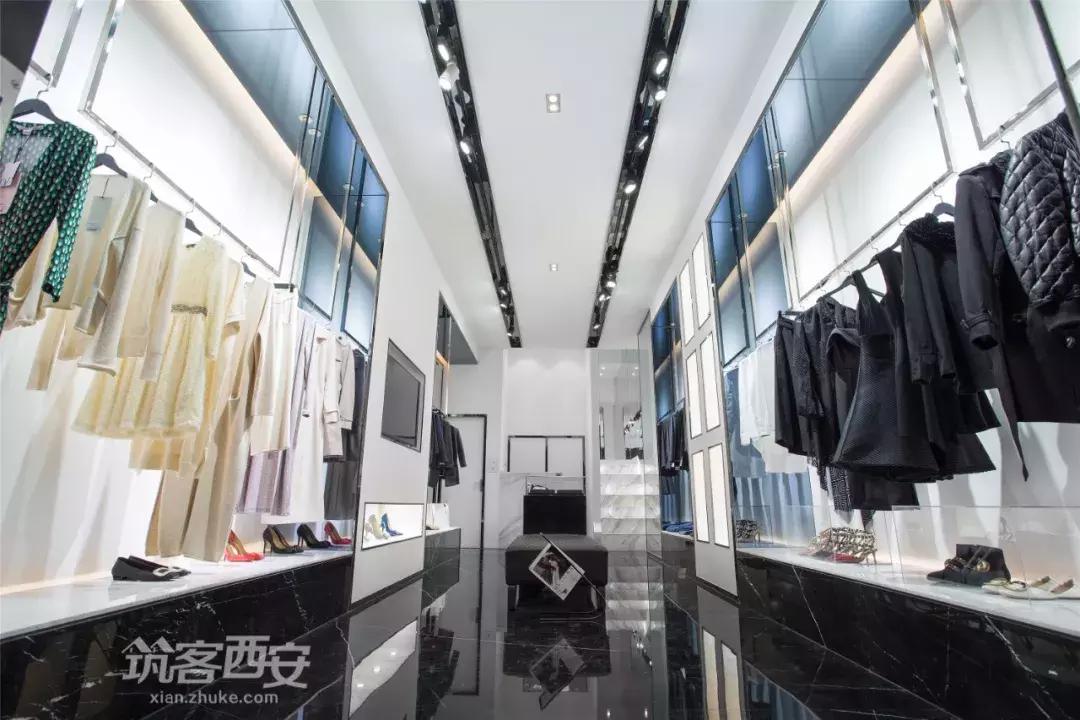西安街头的这家服装店,「高级感」扑面而来