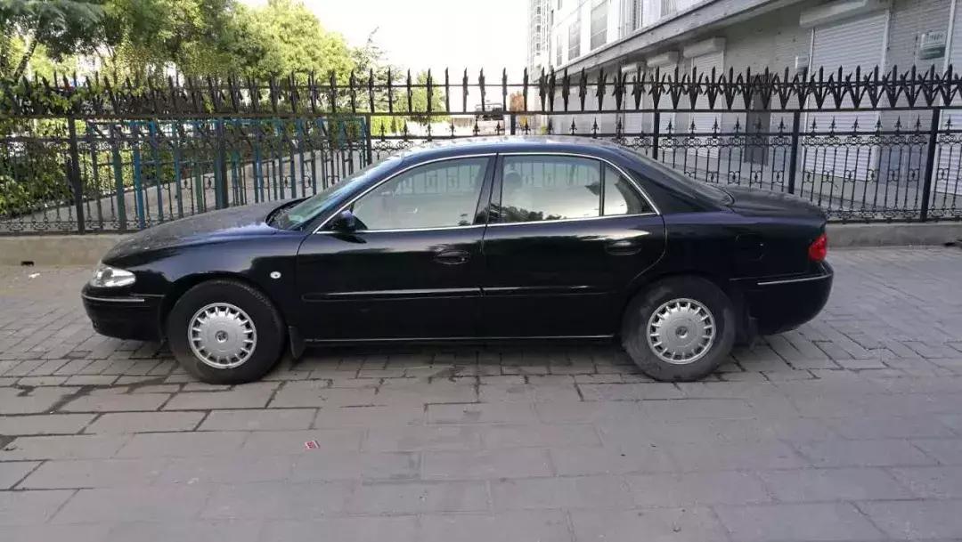 开了十年的君威要不要卖,开了两万公里的君威还能卖多少钱