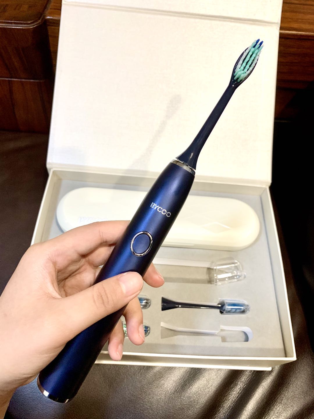 usmile电动牙刷和飞利浦电动牙刷,mcomb电动牙刷和usmile电动牙刷